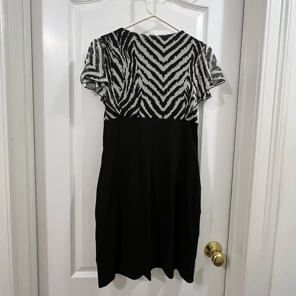 Zebra V-Neck Professional Dress with Pleated Skirt - Picture 3 of 5
